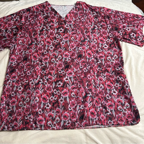 Barely worn 3XL Medical Scrub Top. Rose, Pink, and Purple - Picture 1 of 2